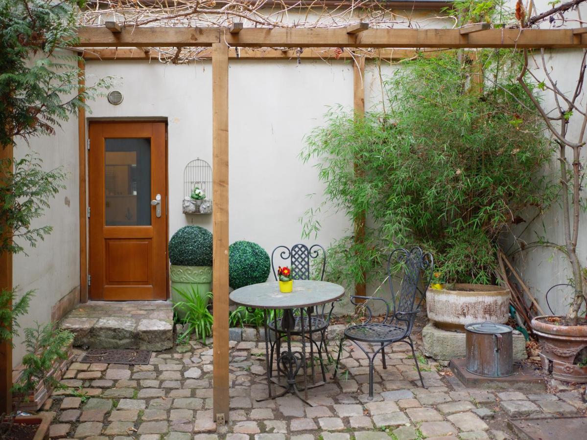 Romantic Nest Under Prague Castle 外观 照片